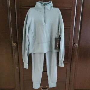 Danskin Women's Light Green Jogger Set